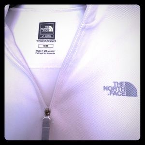Women’s 3/4 Zip The North Face pullover - white